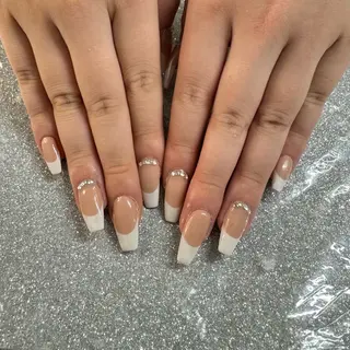 ネイル VIERU 🌈🎀💖のネイルデザイン