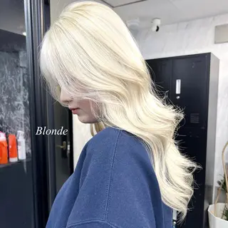 ロング カラー シールエクステ特化 ハイトーン、NANAのヘアスタイル