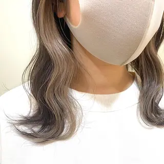 ミディアム カラー ANNA ／艶髪／ハイトーンのヘアスタイル