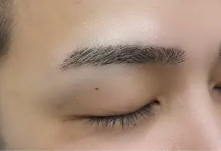 アイブロウ une FEMINの眉毛・アイブロウイメージ