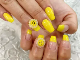 ネイル nailsalon Mirrorのネイルデザイン