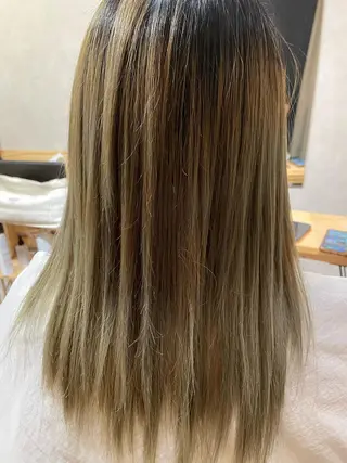 セミロング オオニシ アキラのヘアスタイル