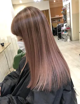 セミロング 韓国レイヤー外国人風 透明感カラー髪質改善のヘアスタイル