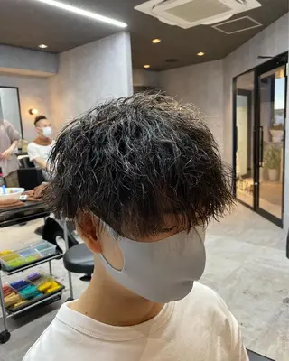 ミディアム パーマ メンズ 大阪メンズヘアのプロ 高橋 直希のヘアスタイル