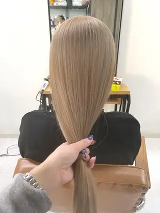 ミディアム カラー ヘアアレンジ 🌷FUKA🌷 まろやかハイトーンのヘアスタイル