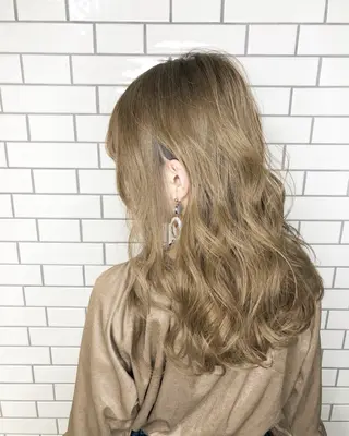 ロング カラー PEACE by CITA所属・AKIHIRO🔸 骨格診断似合わせのヘアスタイル