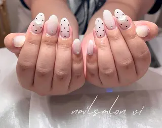 ネイル nailsalon vi+新人LiLiのネイルデザイン
