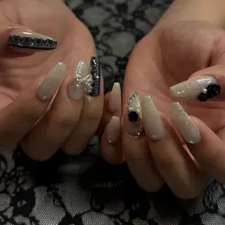 ネイル Noir Haatoのネイルデザイン
