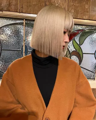 ショート ハイトーンカラー🍑 心斎橋のヘアスタイル