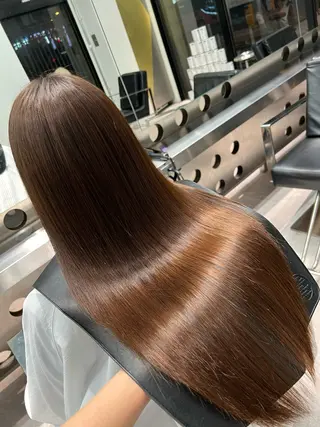 ロング CHARLES DESSIN所属・神宮前 ／吉田日和のヘアスタイル