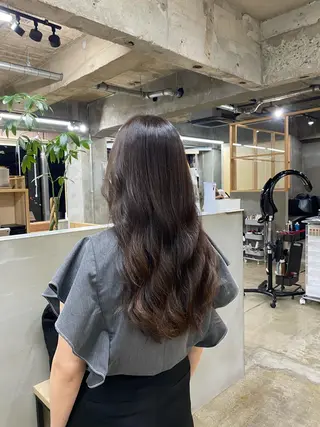 ロング カラー 茜璃/ブリーチカラー /レイヤーカットのヘアスタイル