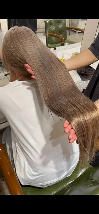 ロング カラー 近藤 乃紀のヘアスタイル