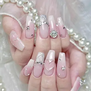 ネイル Hanya 🌈のネイルデザイン