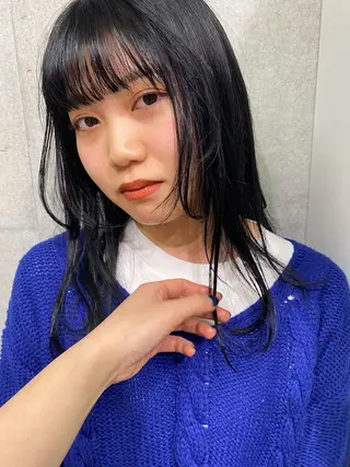 セミロング カラー 室谷 侑奈のヘアスタイル