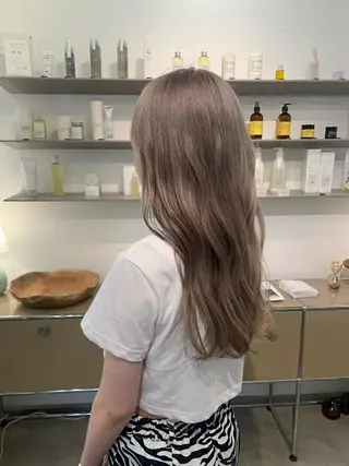 セミロング カラー ブリーチカラーが人気 onnuのヘアスタイル