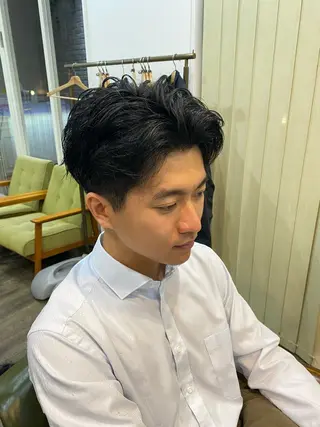メンズ Lucca Lance所属・岩間 渉のヘアスタイル