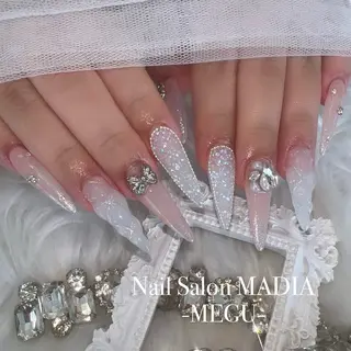 ネイル MADIA藤沢所属・MADIA MEGUのネイルデザイン