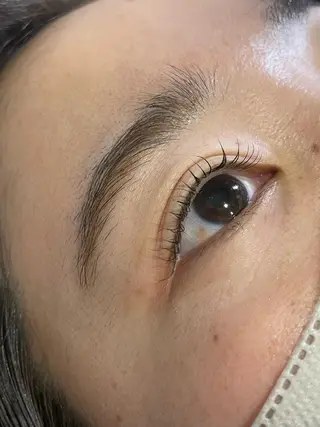 マツエク・マツパ cure所属・井上 真里奈のヘアスタイル