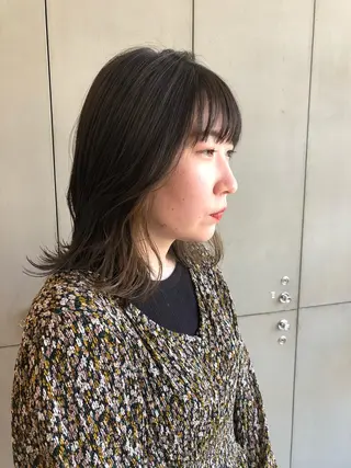 セミロング カラー 古屋 花織のヘアスタイル