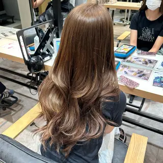 ロング カラー レイヤー/手書きネイ ルCOCORO 🎀のネイルデザイン