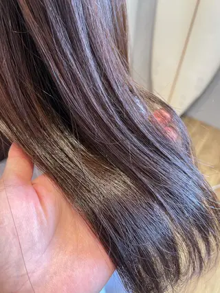 ミディアム カラー 小森 樹奈のヘアスタイル