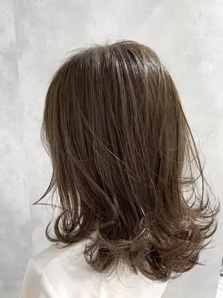 ミディアム ANDO HIKARIのヘアスタイル