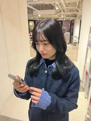 セミロング 岡田 琉花のヘアスタイル