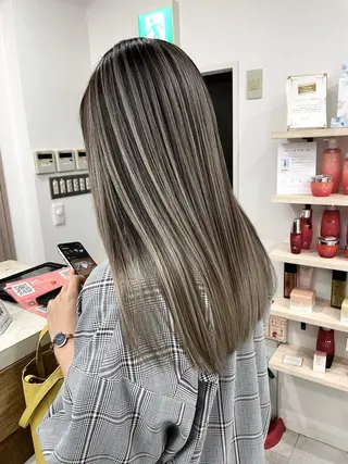 セミロング gisele所属・小山 一之のヘアスタイル