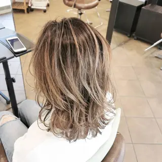 カラー Luisハイライト　 喜連瓜破、髪質改善のヘアスタイル