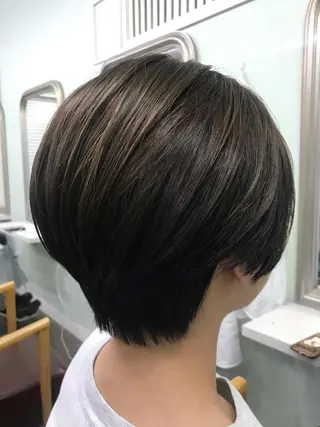 ショート ブリーチ&似合せボブ 田中寛十のヘアスタイル