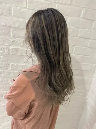 ロング 🍀透明感抜群🍀/ ハイトーンカラーのヘアスタイル