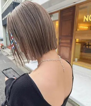 ショート ボブ/ハイトーン YUIのヘアスタイル