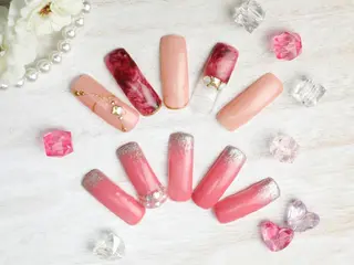 ネイル 近藤 美春のネイルデザイン