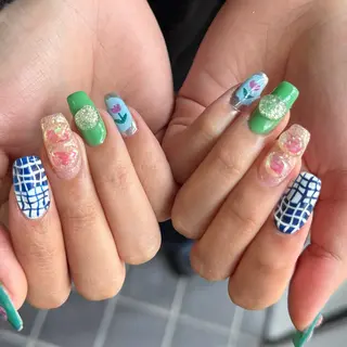 セミロング 小川 柚香のネイルデザイン