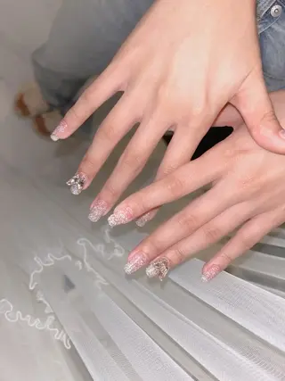 ネイル HENECY🍓 momokaのネイルデザイン