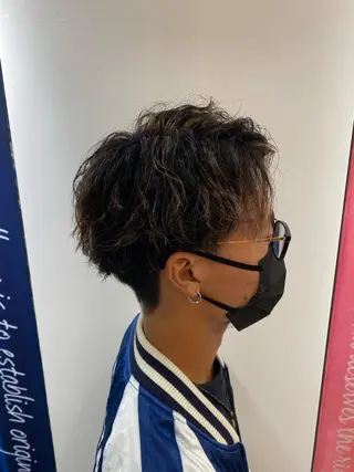 ショート パーマ メンズ 橋本 琉磨のヘアスタイル