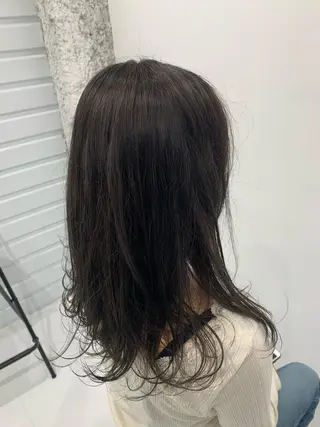 セミロング カラー TAKUMI .のヘアスタイル