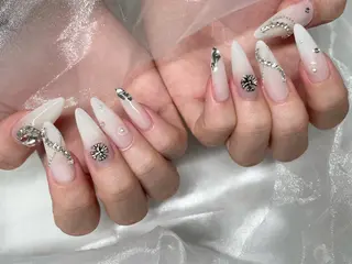 ネイル Roi〈ロワ〉 Minakoのネイルデザイン