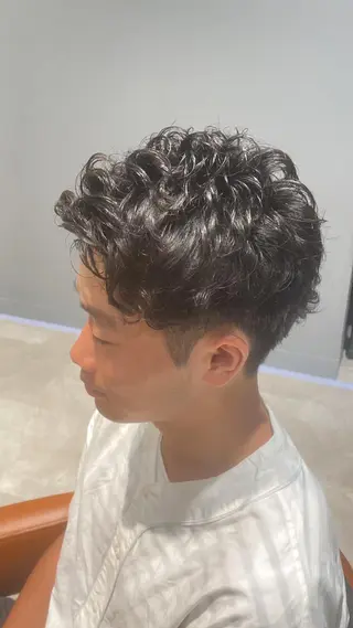 ショート パーマ メンズ 加藤 愛実のヘアスタイル