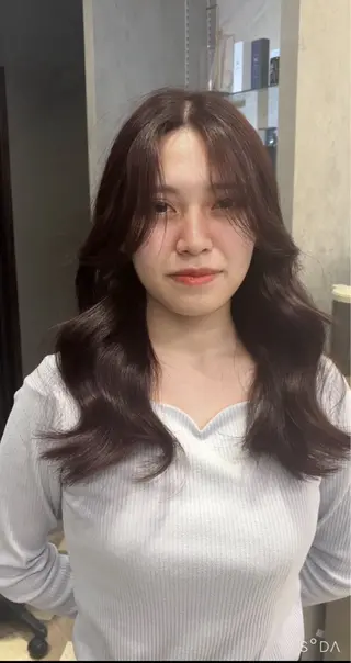 ロング 韓国ヘア/ブリーチ無 しWカラー/オリーブのヘアスタイル