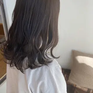 ミディアム 峯 志帆のヘアスタイル