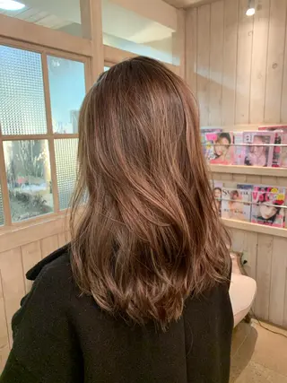 セミロング カラー 森 早希絵のヘアスタイル