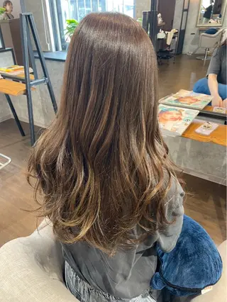 カラー 森下 いづみのヘアスタイル