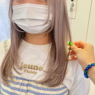 ロング カラー 梅田ハイトーン チダ ヒナノのヘアスタイル