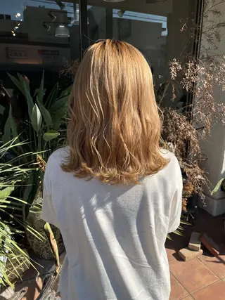 セミロング 小林蕗湖🛵/カラー ・パーマモデルのヘアスタイル