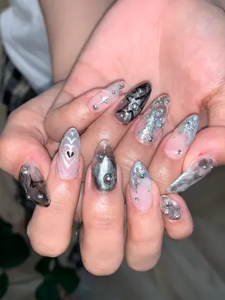 ネイル NES NAIL所属・さゆり￤推しキャラ ￤ロングネイル🩷のネイルデザイン