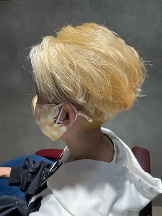 ショート カラー メンズ 髪質改善✨透明感カラ ー🌈シエルブルーのヘアスタイル