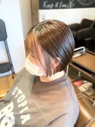 カラー ショート 堀 望美のヘアスタイル