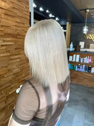 ミディアム lapis  Rie シールエクハイトーンのヘアスタイル