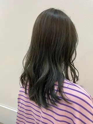 カラー 内田温子大人女性 ハイライト、ボブのヘアスタイル